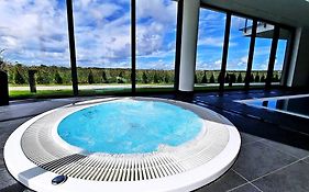 Westin House Resort 109 - Basen, Sauna, Jacuzzi i Prywatny Parking w Cenie